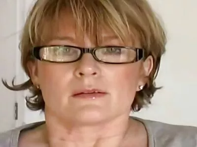 Ruskeaverikkö tyttö Tori Avano törmää komean jätkäen ilmaiset porno video