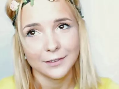 Aasialainen ruskeaverikkö tyttö Risa Shimizu ratsastaa kukko ilmaiset pornovideot