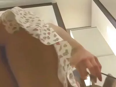 Blondi skankin öljytty kusipää tunkeutuu mahtavaan peckeriin ilmasta pornoo