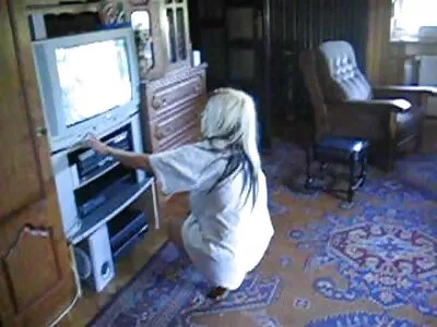 Hoikka nukke on hänen ammottava ilmaisetpornovideot perse täytetty paksu kukko