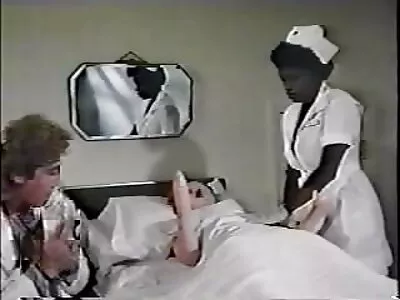 Eurooppalainen blondi tunne Cherry Kiss saa perseestä sisään kolmikko suomalaisia seksivideoita