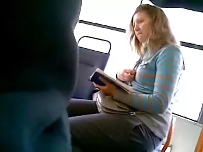Ripustettu kaveri nussii kämppäkaverin pornoa ilmaista kiimaisen tyttöystävän tiukkaa pillua