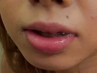 Seksi povekas blondi Britney Bethin ilmaisporno kanssa kuvattu mukavalla POV -tyylillä