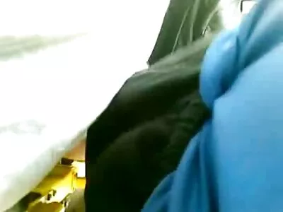 Blondi söpöläinen, jolla on täydellinen perse, pilluvideo saa isoveljensä