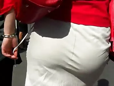 Ihana punapää kotimaiset seksivideot imee ja saa suuren akselin makuuhuoneessa