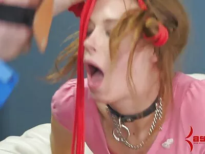 Kaunis ilmaiset sex videot porno tyttö puhaltaa kaksi isoa mulkkua